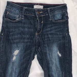 Ripped low jeans